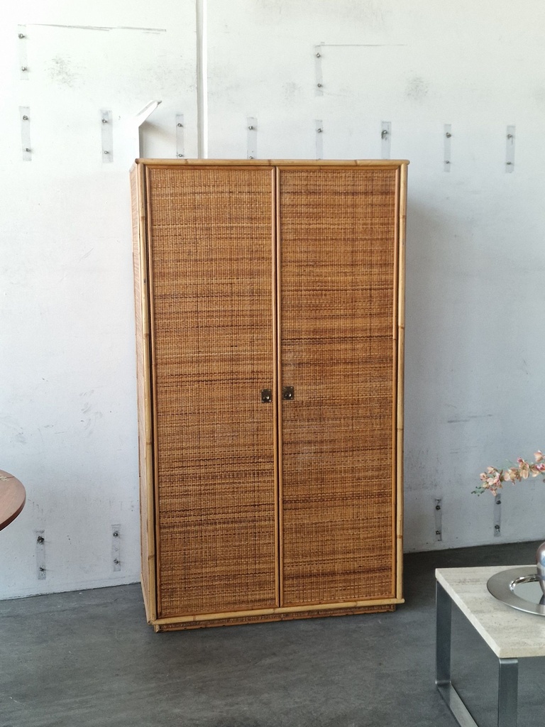 [p2890] Italiensk vintage skab