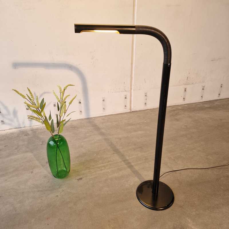 [p105] Standerlampe Sort Rør