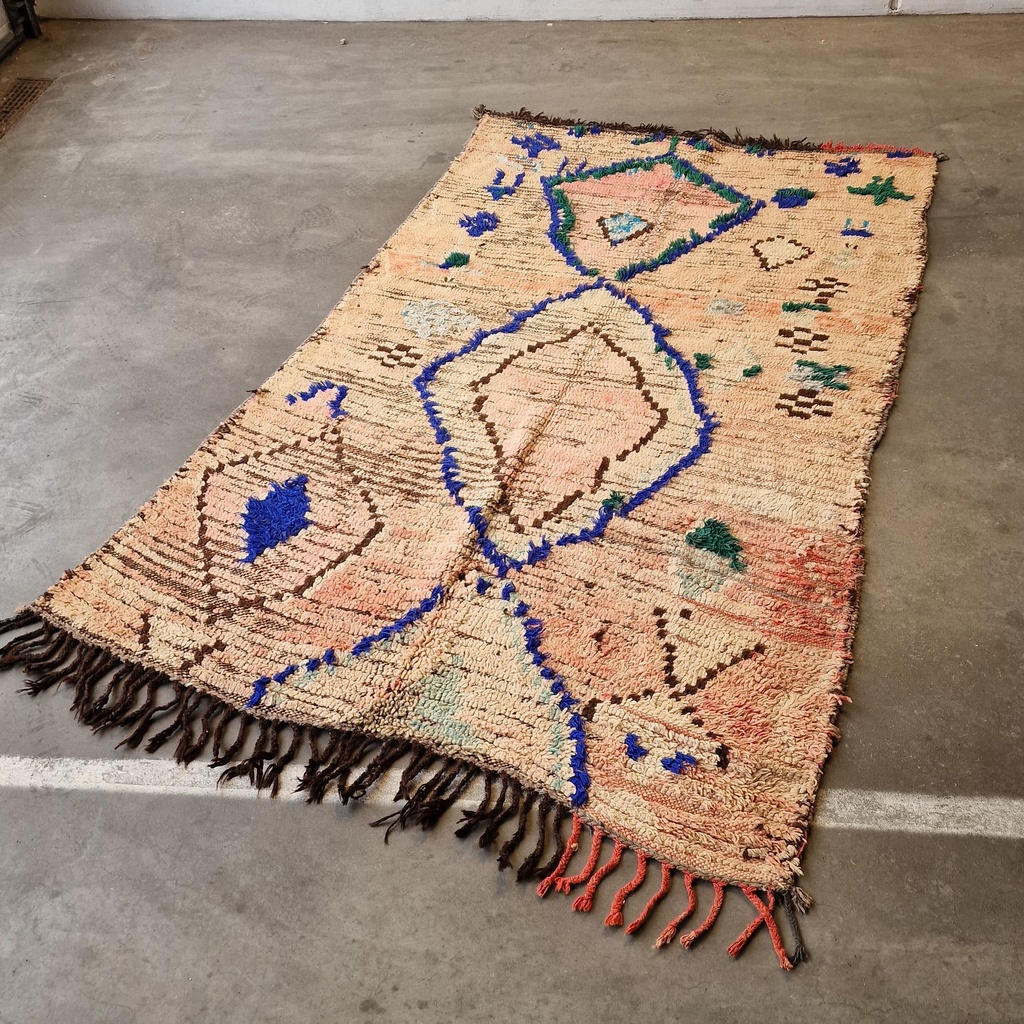 Marokkansk tæppe lyserød med blå stribe