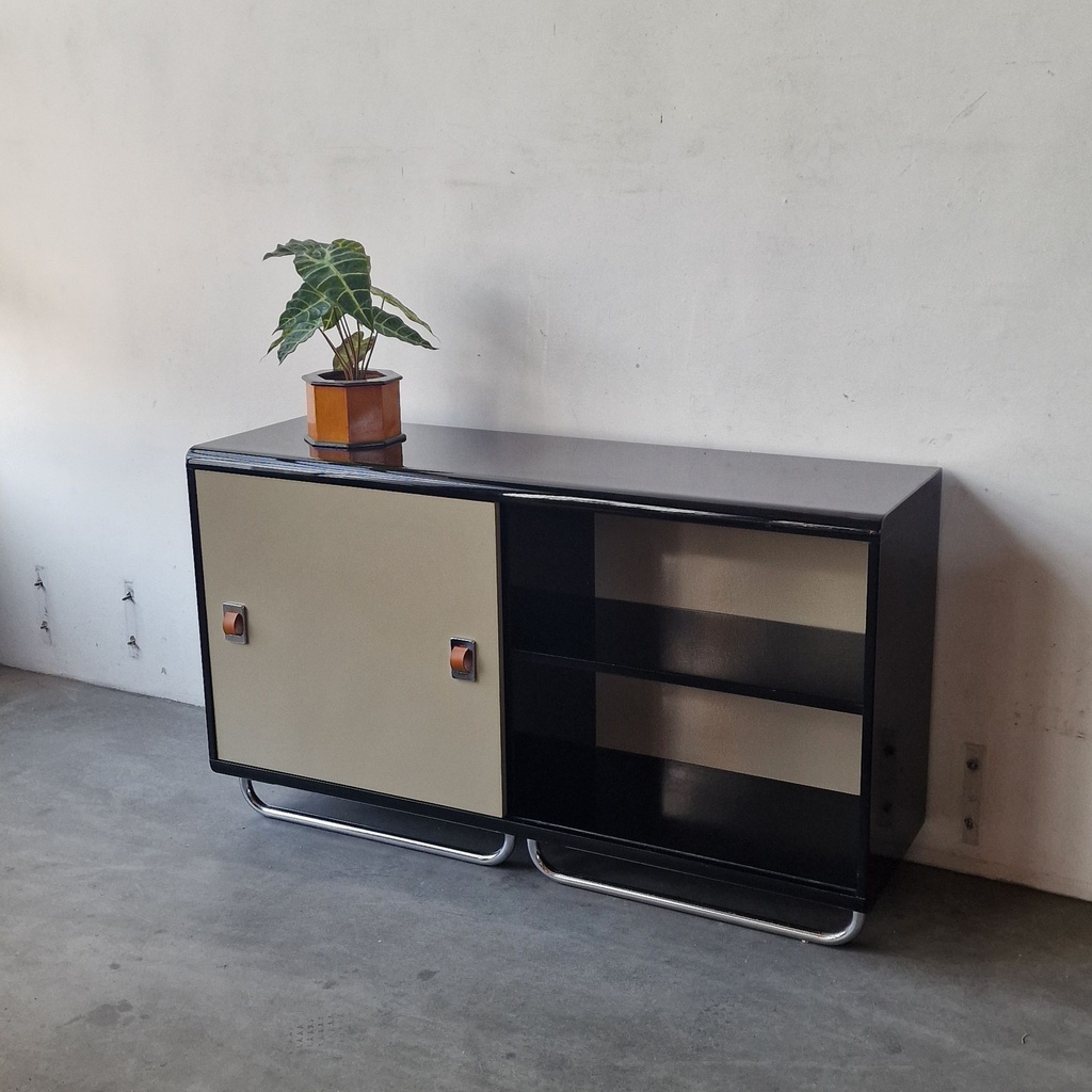 Skænk sort med skydelåger