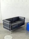 Sofa sort LC2 replica