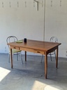 Spisebord i teak med skuffer 