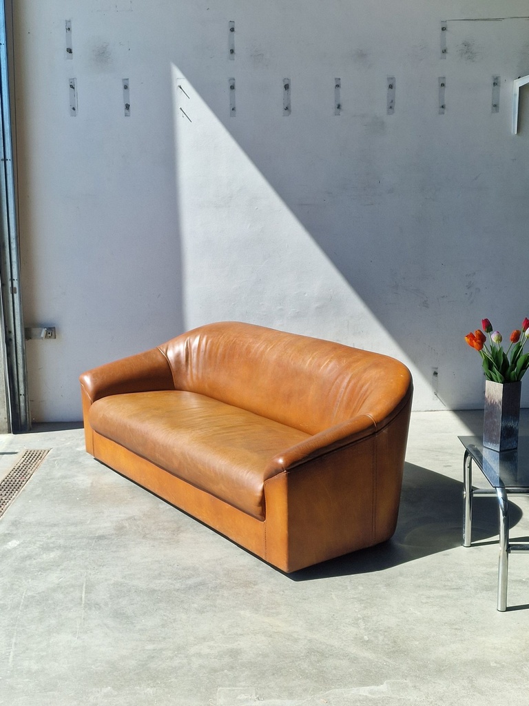 Sofa i cognac farvet læder 