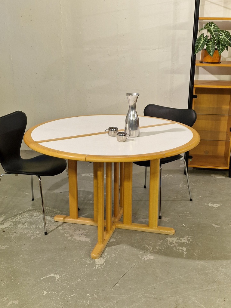 Spisebord bøg og hvid laminat 
