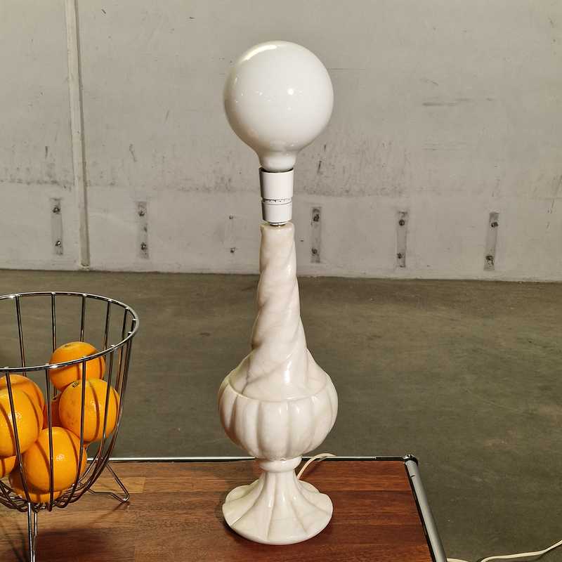 [p687] Bordlampe i Marmor