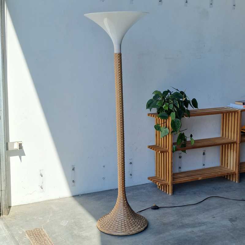 [p2450] Standerlampe Rattan/Plast